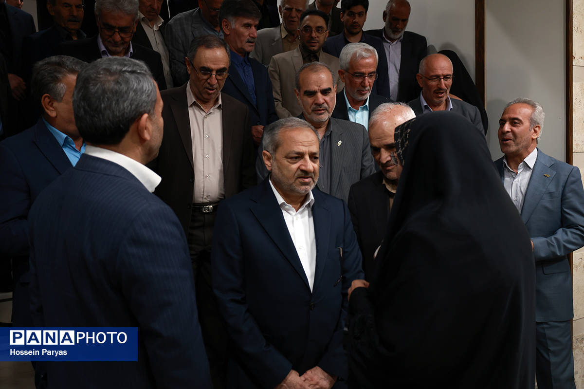 آموزش هوش مصنوعی به ۲ میلیون دانش‌آموز و ۱۰۰ هزار معلم/ کسب ۴ مدال نقره و برنز دانش‌آموزان ایرانی در المپیاد جهانی هوش مصنوعی 