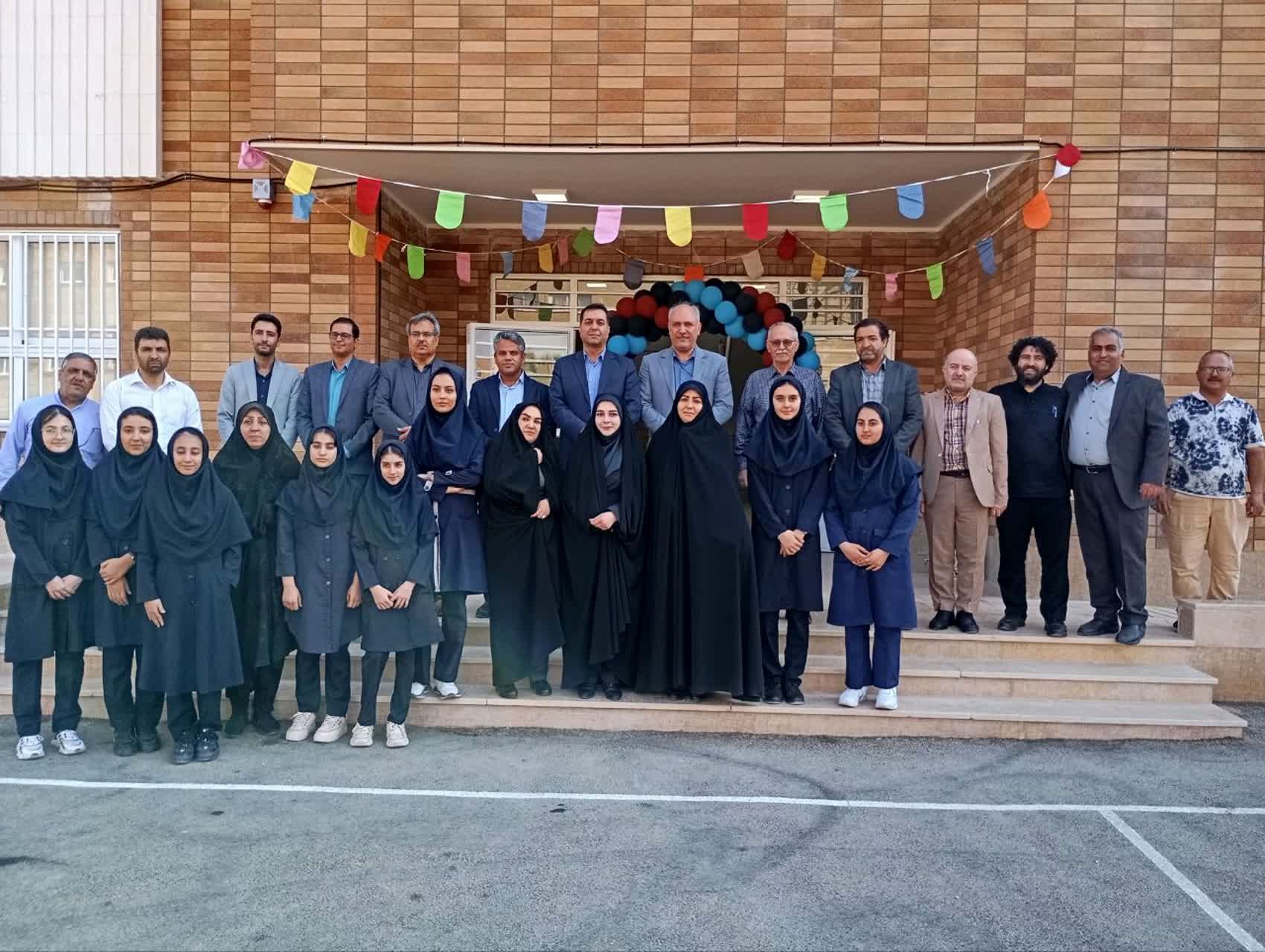 مدرسه متوسطه در مسیر ماندگار شهرک سیمرغ خورزوق به بهره برداری رسید
