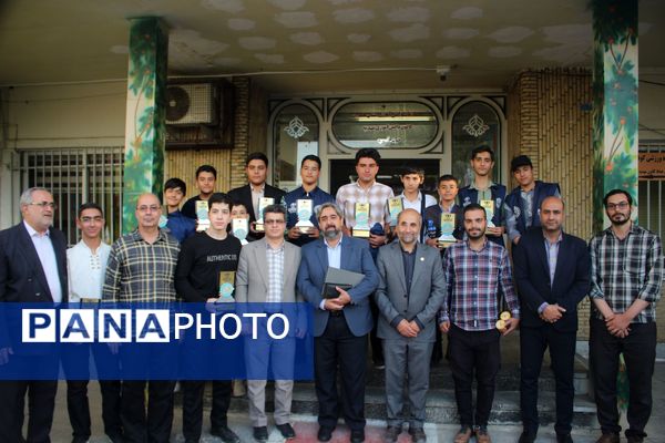 آیین تجلیل از طلایه‌داران پانایی خبر در همدان 