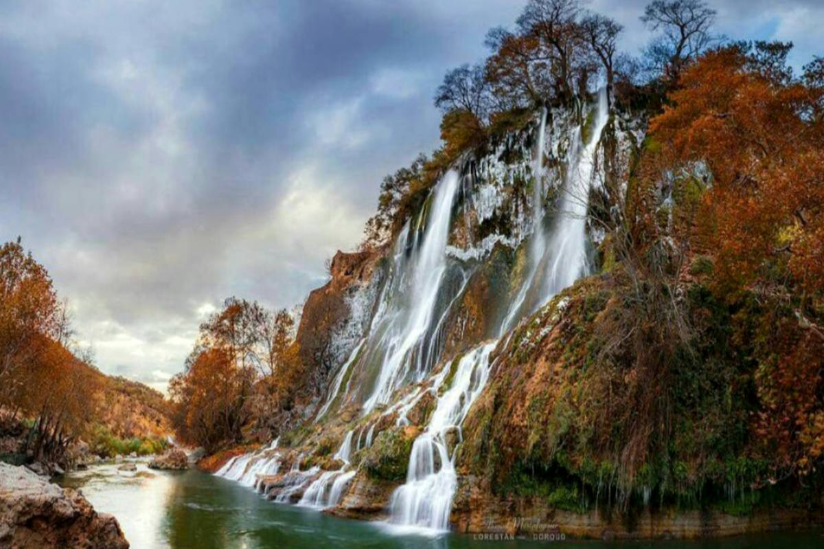 حضور بی‌سابقه گردشگران در آبشار بیشه لرستان