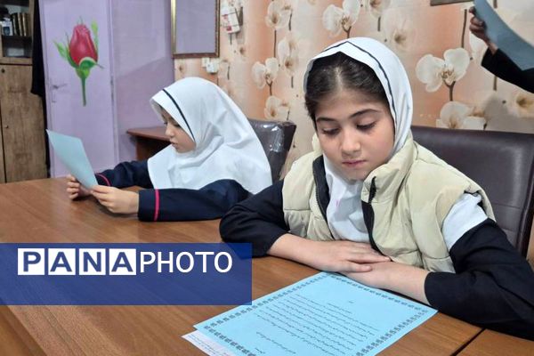 اولین جلسه شورای دانش‌آموزی با همراهی مدیر مدرسه هدی۱ 