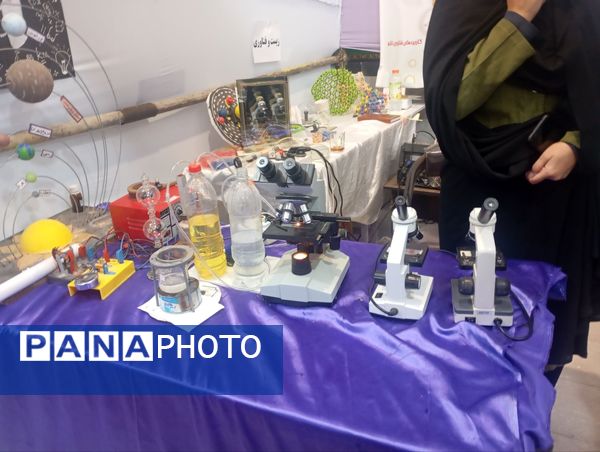 بازدید دانش آموزان هنرستان شهیدشهیدی از نمایشگاه پژوهش و فناوری در خلیل آباد 