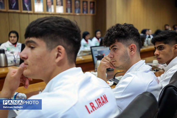 مراسم بدرقه تیم‌های ملی فوتسال دانش‌آموزی پسران و دختران ایران به رقابت‌های جام جهانی