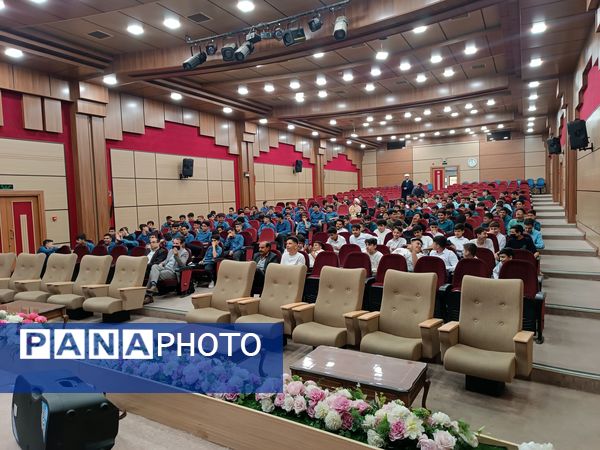 برگزاری مراسم طلیعه بندگی ، جشن تکلیف پسران ملاردی در اردوگاه شهید محمد منتظری
