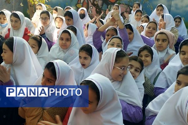 جشن میلاد بانوی نور در دبستان سرای دانش شهر قدس