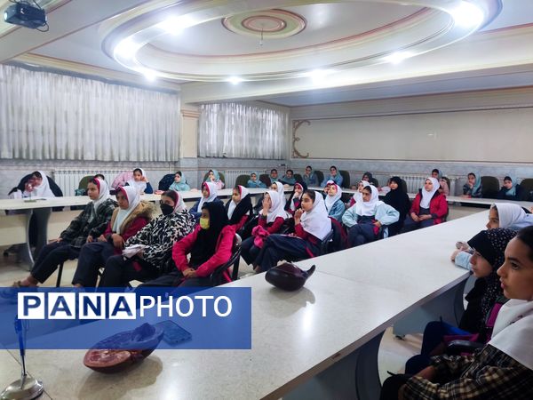 کارگاه آشنایی دانش‌آموزان با سلول‌های بنیادی و کاربردی