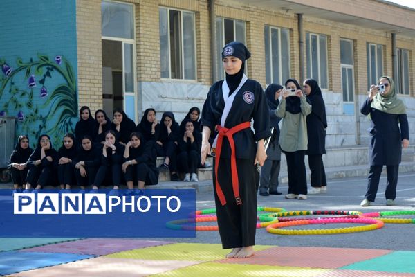از حرکات رزمی دانش‌آموزان تا طناب‌کشی معلمان، المپیاد ورزشی مدرسه حکمت بهارستان‌دو