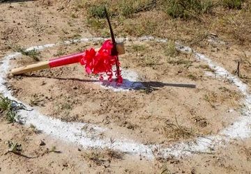 کلنگی ازجنس طرحی نو در دبیرستان اندیشه 


