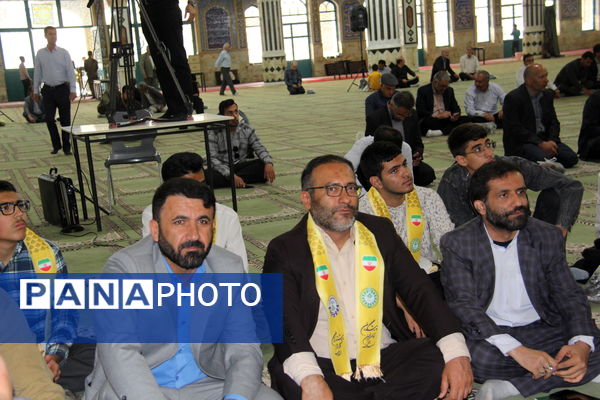 نماز جمعه شهرکرد با عطر حضور معلمان