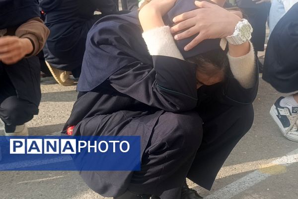 بیست و هفتمین مانور زلزله و ایمنی در دبیرستان مهر نیشابور