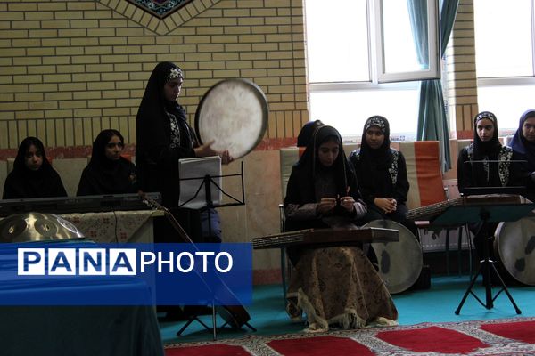 افتتاحیه مسابقات فرهنگی‌هنری «امید فردا» در مدرسه شاهد منتصرین ورامین