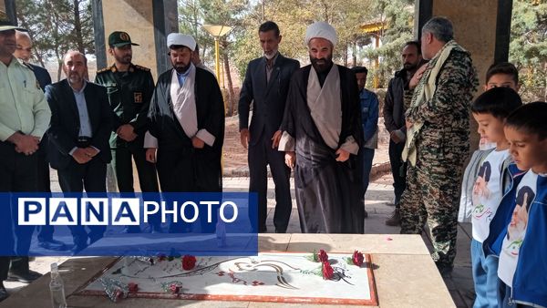 آیین غبار روبی مزار شهدای گمنام شهر رباط‌سنگ