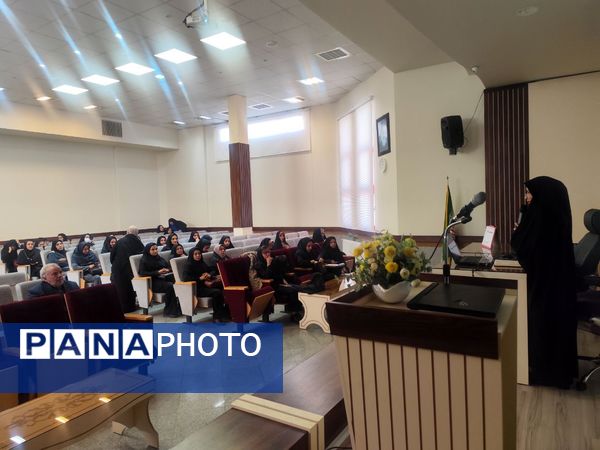 نشست تخصصی رابطین پژوهش؛ گامی برای توسعه علمی مدارس ناحیه ۶