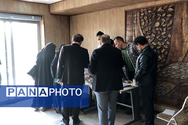 برگزاری جلسه مدیران با حضور فعال مسئولان آموزش و پرورش و اداره کل شهرستانهای تهران در ناحیه دو شهرری