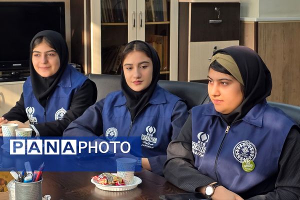 تقدیر از دانش آموز خبرنگاران فعال پانا بهارستان دو