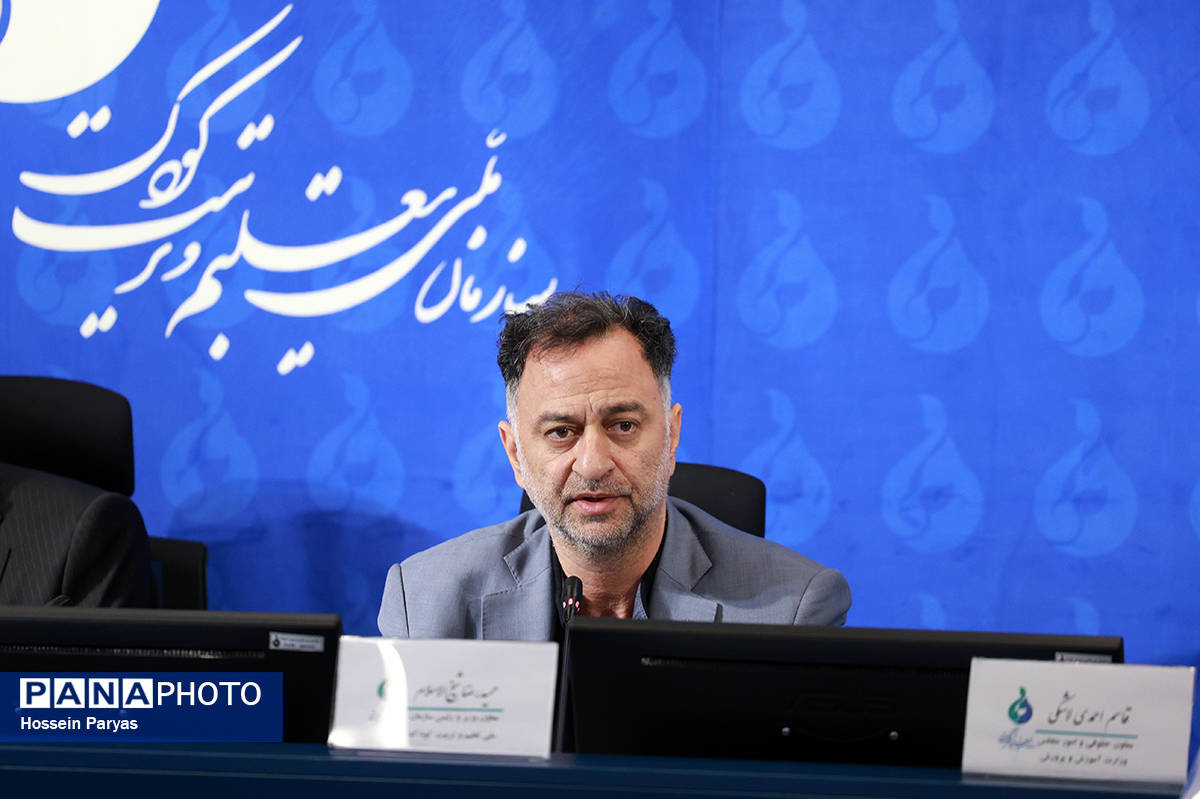 مربیان کودکستانها زیربنایی استوار و مستحکم برای ایران اسلامی پیریزی میکنند