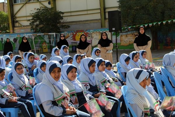 مراسم نمادین آیین بازگشایی مدارس در دبیرستان شاهد خیر سجادیه 