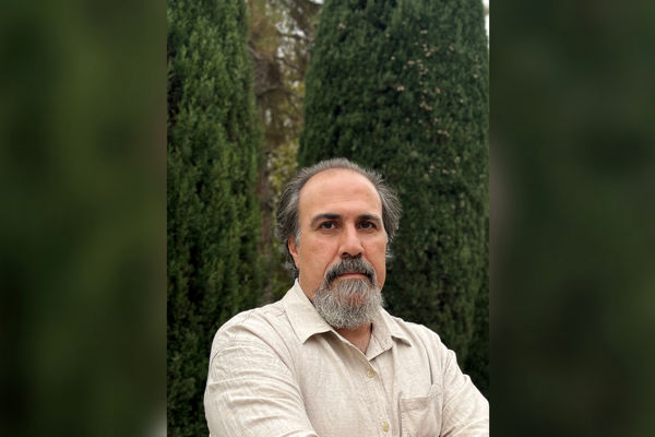 دنیای بچه‌ها فقط دیجیتال نیست؛ هنوز خوانندگان جدی شعر و داستان داریم