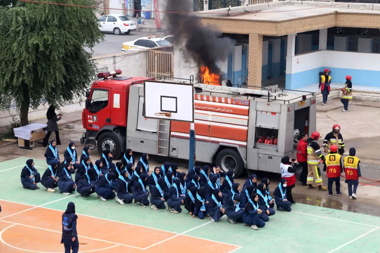 پناه‌گیری، خروج، نجات؛ مانور زلزله در خوزستان