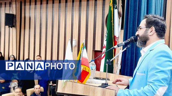 مراسم تجلیل از دانش‌آموزان ممتاز مدارس شاهد استان البرز