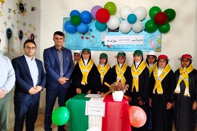 جشنی به‌مناسبت سالروز تاسیس سازمان دانش‌آموزی در لردگان