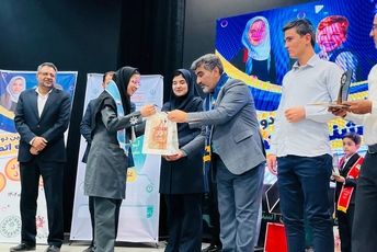 اتم (استندآپ، تقلید صدا، مجریگری)