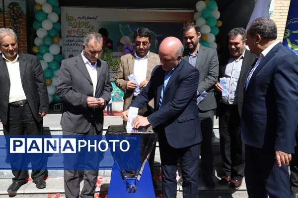 جشن عاطفه‌ها در دبیرستان ۱۳ آبان تبریز