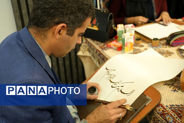 آیین رونمایی از دو اثر فاخر ادبی در شهرداری کهریزک 