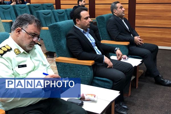 برگزاری جلسه آموزشی پژوهشی کمیسیون اقوام و فرق و مذاهب در سالن فدک ناحیه 2 شهرری 