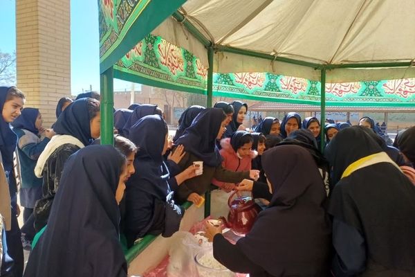 برپایی موکب حضرت فاطمه(س) در دبیرستان ام هانی