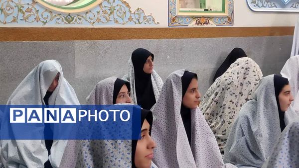 عطر بندگی در مدرسه اقامه نماز جماعت