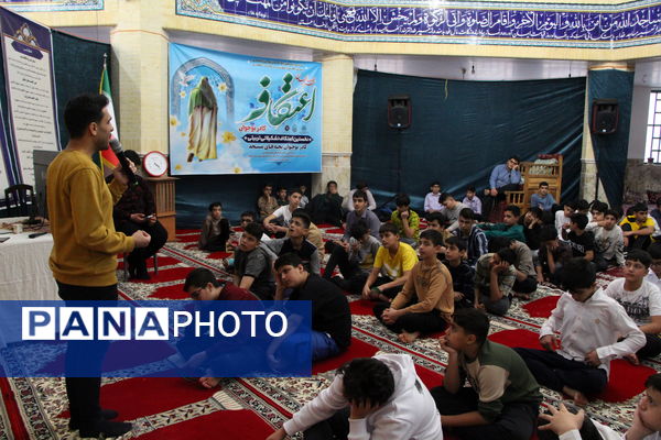 مراسم معنوی اعتکاف دانش‌آموزان پسر یزدی در فهرج