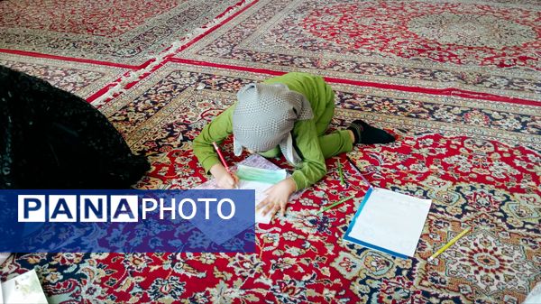 برپایی غرفه کودک در نمازجمعه کاشمر