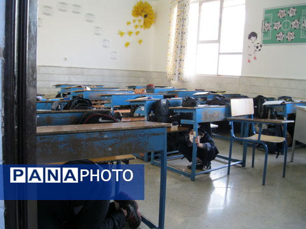 اجرای مانور زلزله در دبستان سمیه قم