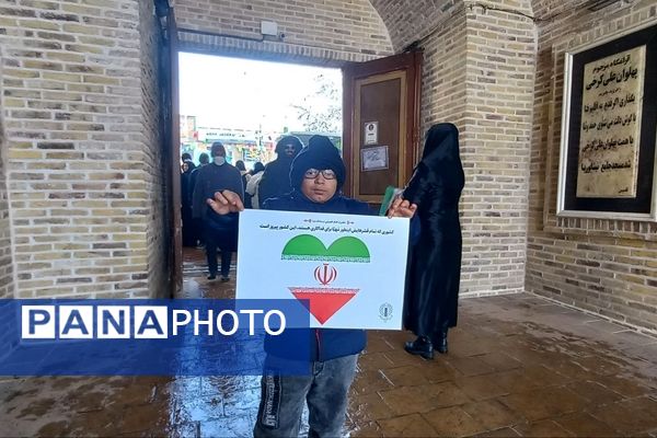 راهپیمایی پرشور ۲۲ بهمن ماه در شهرستان نیشابور