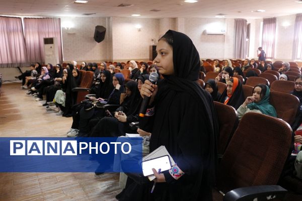 کارگاه خبرنویسی با مدیرعامل خبرگزاری پانا در مشهد