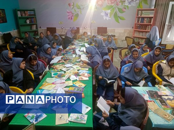 جشن کتاب و مطالعه در دبیرستان دخترانه متوسطه اول 15 خرداد 