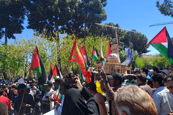 راهپیمایی روز قدس همراه با تشییع پیکر شهید صداقت در قم