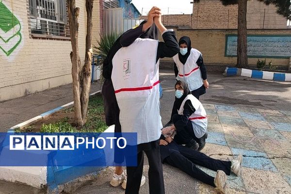 بیست و هفتمین مانور زلزله سراسری در دبیرستان شهید مجید دهنوی نیشابور 