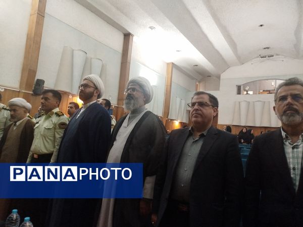 همایش فضای مجازی ظرفیت ها و آسیب ها در سالن سرو کاشمر با حضور مسئولین شهرستان