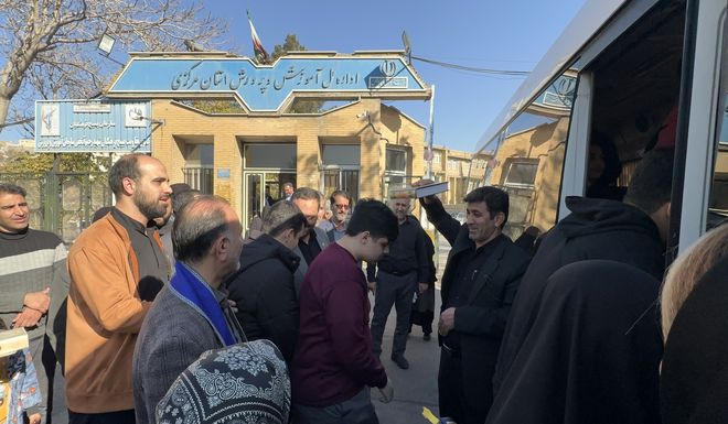 بدرقه‌ دانش‌آموزان پیشتاز پسر استان مرکزی به عمره دانش‌آموزی