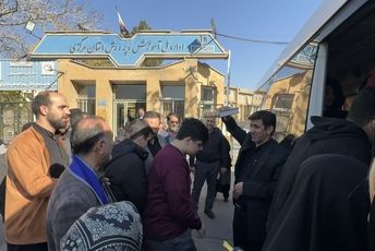 بدرقه‌ دانش‌آموزان پیشتاز پسر استان مرکزی به عمره دانش‌آموزی