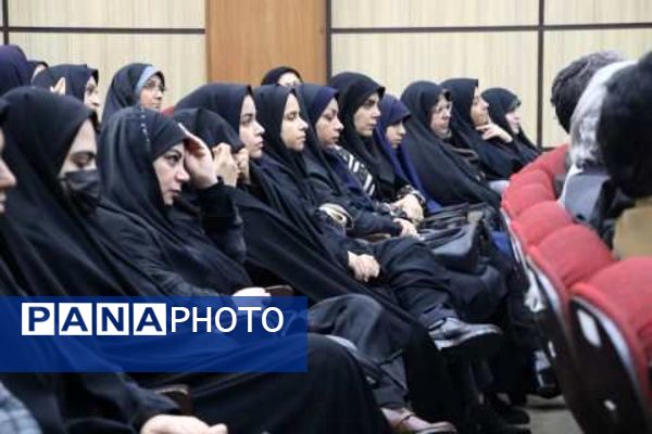 تقدیر از مسئولین سوادآموزی منطقه چهاردانگه به مناسبت کسب رتبه سوم استانی نهضت سوادآموزی 