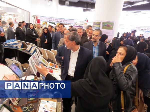 افتتاحیه نمایشگاه استانی به‌مناسبت هفته مشاغل در شهرستان بجنورد 