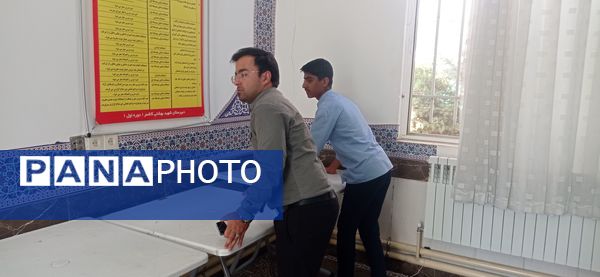 نمایشگاه خوشنویسی در دبیرستان استعدادهای درخشان شهید بهشتی دوره اول کاشمر