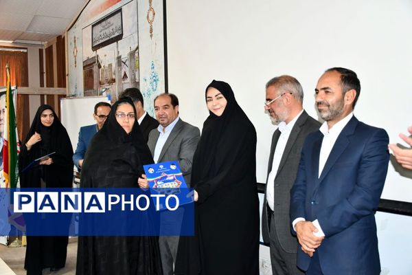 مراسم تجلیل از مدیران و رتبه‌های برتر کنکور ۱۴۰۴ در شهرستان مه‌ولات