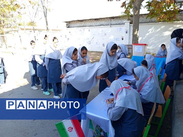جشن مشارکت دانش‌آموزان؛ برگزاری انتخابات شورای دانش‌آموزی در مدرسه پیامبر اعظم(ص)