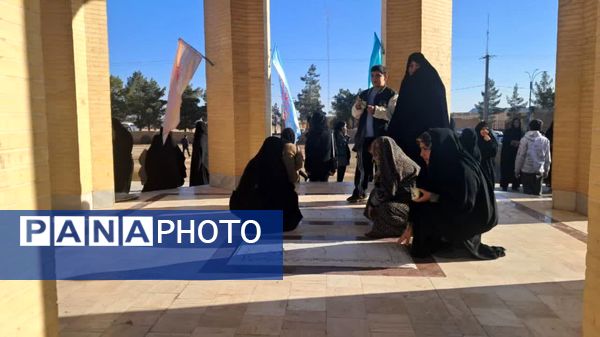 پیاده‌روی رضوی و رونمایی از کتاب «مشهدگ» در سالروز ورود امام رضا(ع) به خرانق اردکان