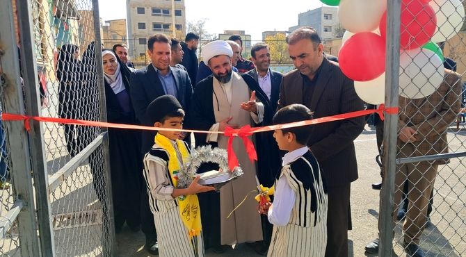 افتتاح زمین چمن مصنوعی ؛ گامی مهم در توسعه زیرساخت‌های آموزشی