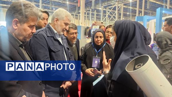 نمایشگاه هفته پژوهش و فناوری در مشهد